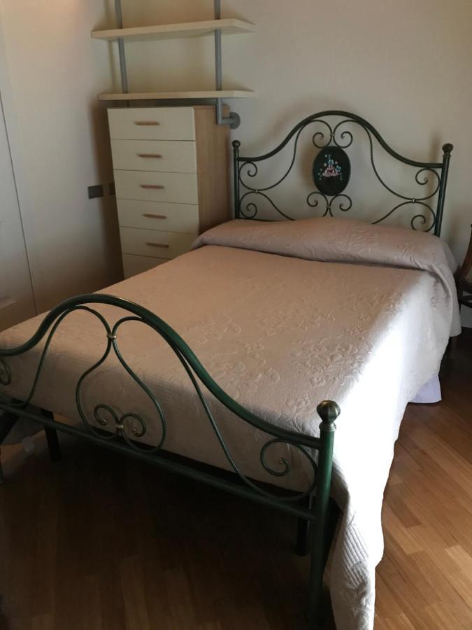 B&B Lodi Centro Bagian luar foto