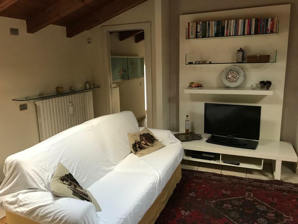 B&B Lodi Centro Bagian luar foto