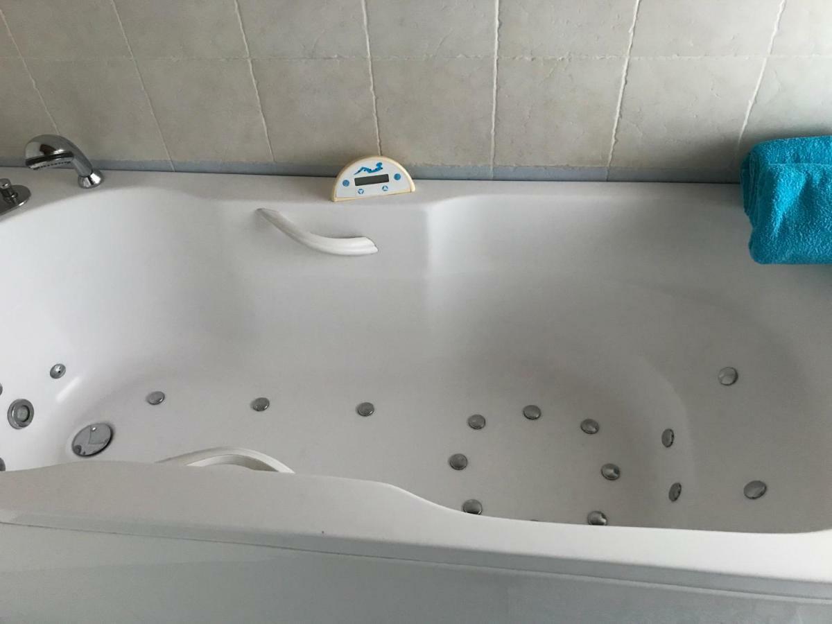 B&B Lodi Centro Bagian luar foto