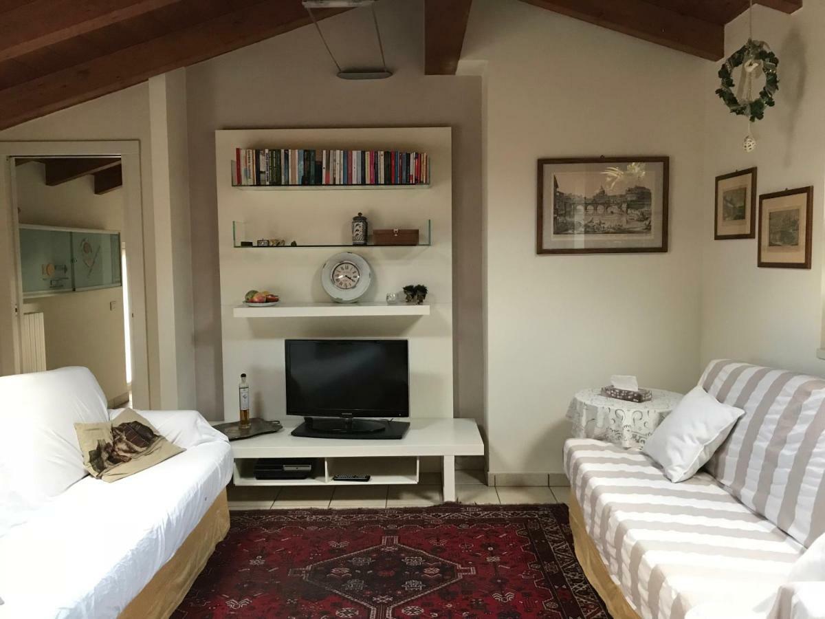 B&B Lodi Centro Bagian luar foto